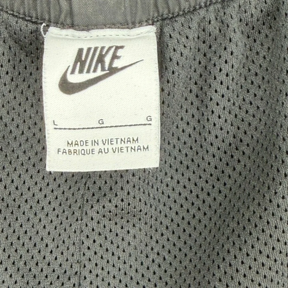 Nike Mens Sportswear Woven Flow Shorts Black Nylon Mesh Lined Size Large L